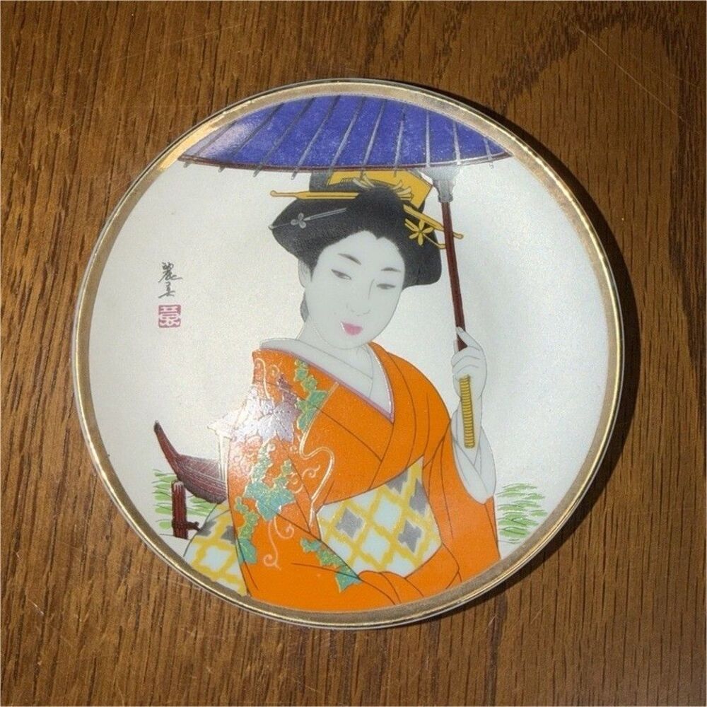 Genuine Vintage Imari Geisha Girl Japanese Porcelain Plate/Saucer 4 1/2 inches